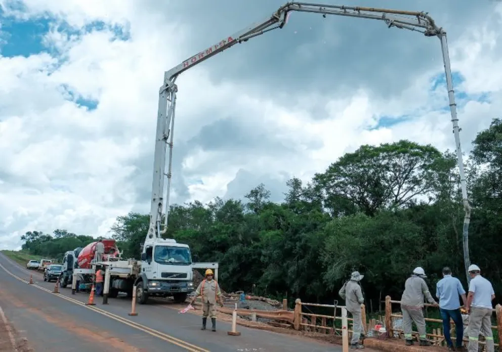 Avanza la construcción de la autovía sobre ruta 105 con un nuevo puente