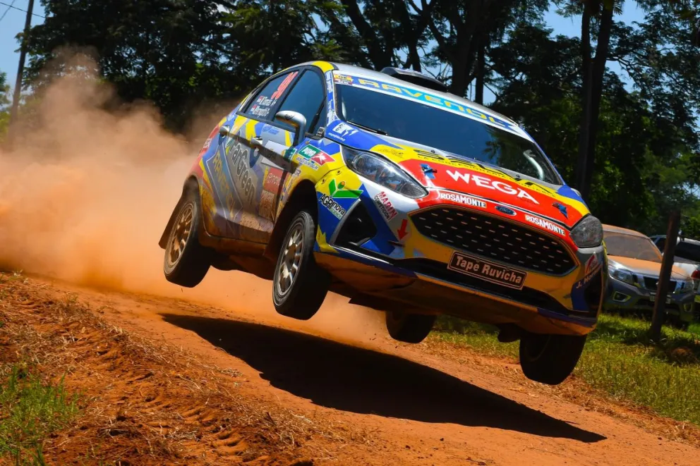 Juan Pablo Pernigotti se consagró campeón entre los navegantes del rally paraguayo