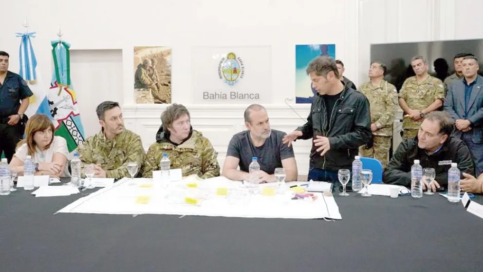 Milei y Kicillof recorrieron las zonas del desastre en Bahía Blanca