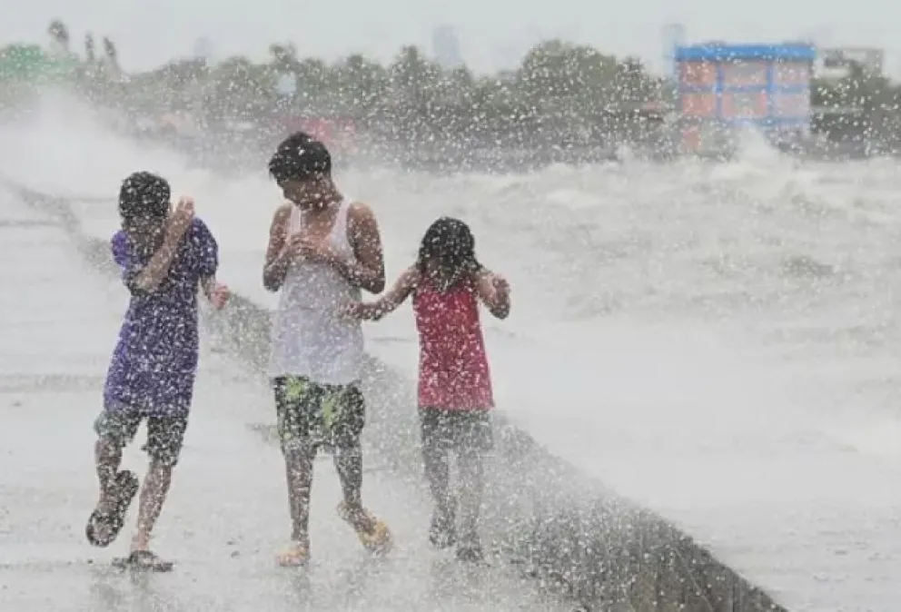 Miles de evacuados y al menos un desaparecido por un temporal en Filipinas