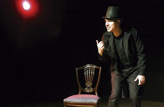 Musicalidad del amor y de la muerte y un misterioso mensajero Musicalidad del amor y de la muerte y un misterioso mensajero