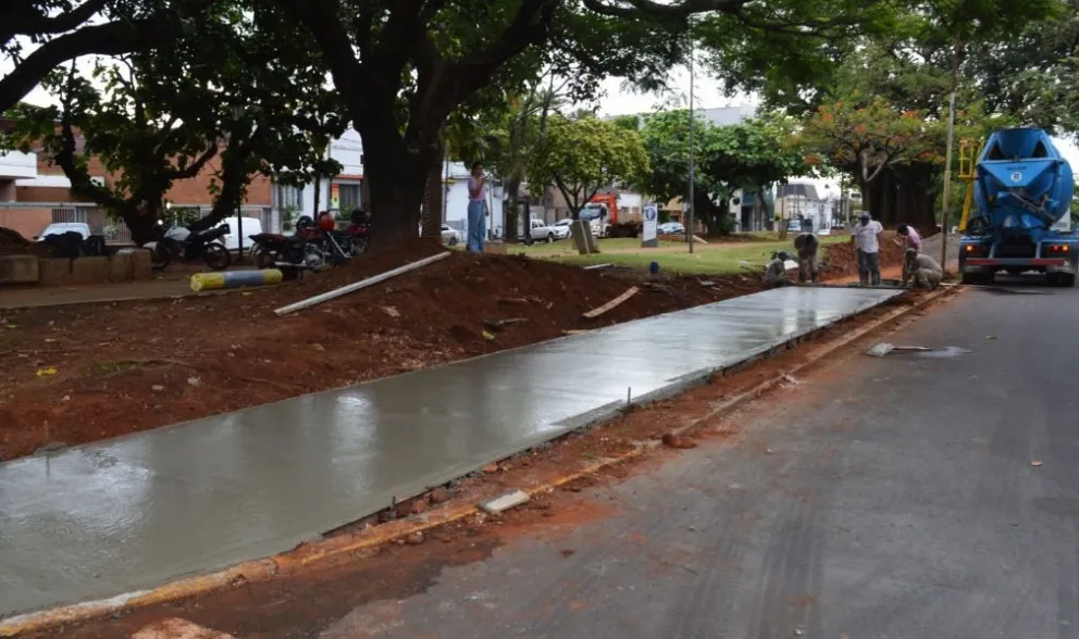 Posadas: construyeron los primeros cien metros de la nueva bicisenda sobre avenida Corrientes