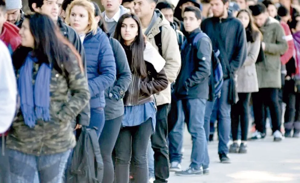 La tasa de desempleo bajó al 5,7% durante el tercer trimestre del año
