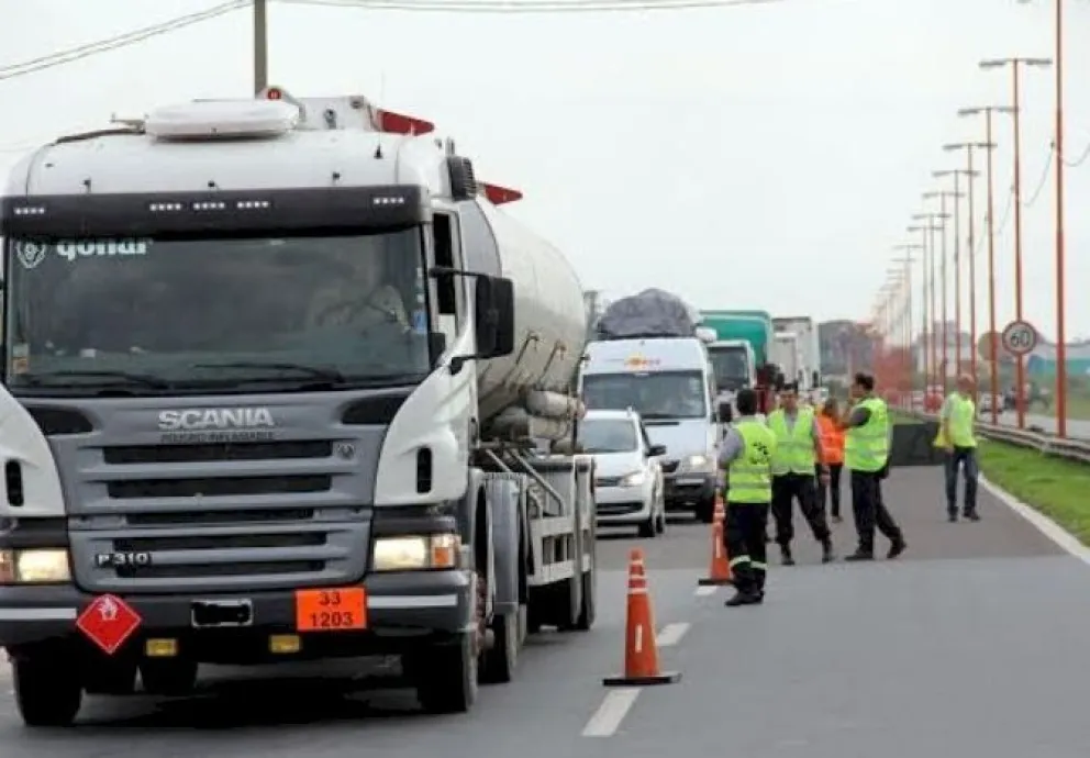 Comienza la restricción de camiones en autopistas y rutas por las fiestas navideñas