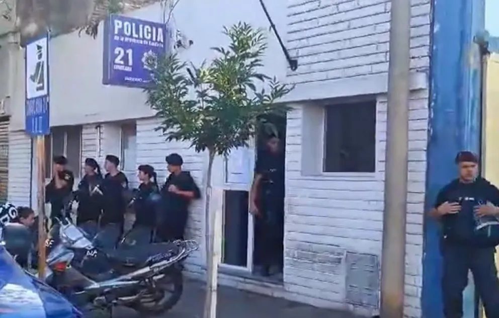 Recapturaron a tres de los 25 evadidos de una comisaría de Rosario