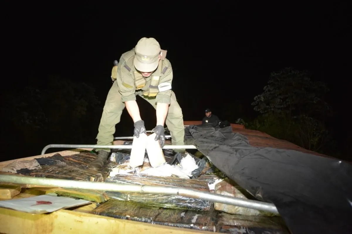 Gendarmería incautó más de una tonelada de marihuana en un camión 