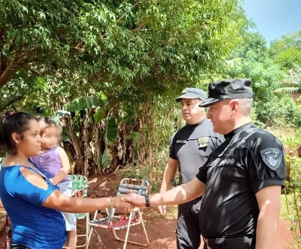 Reconocieron a policías que salvaron la vida de una niña en Andresito