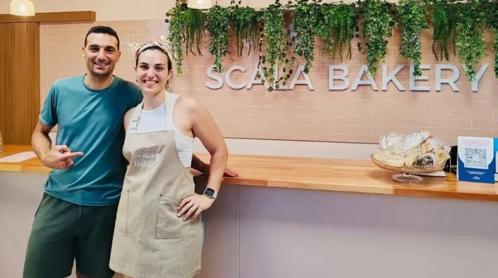 Lionel Scaloni visitó el negocio de su hermana en Pujato y sorprendió a todos: “Se llevó media pastelería”