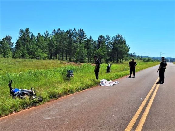 Una motociclista murió al despistar en Itacaruaré