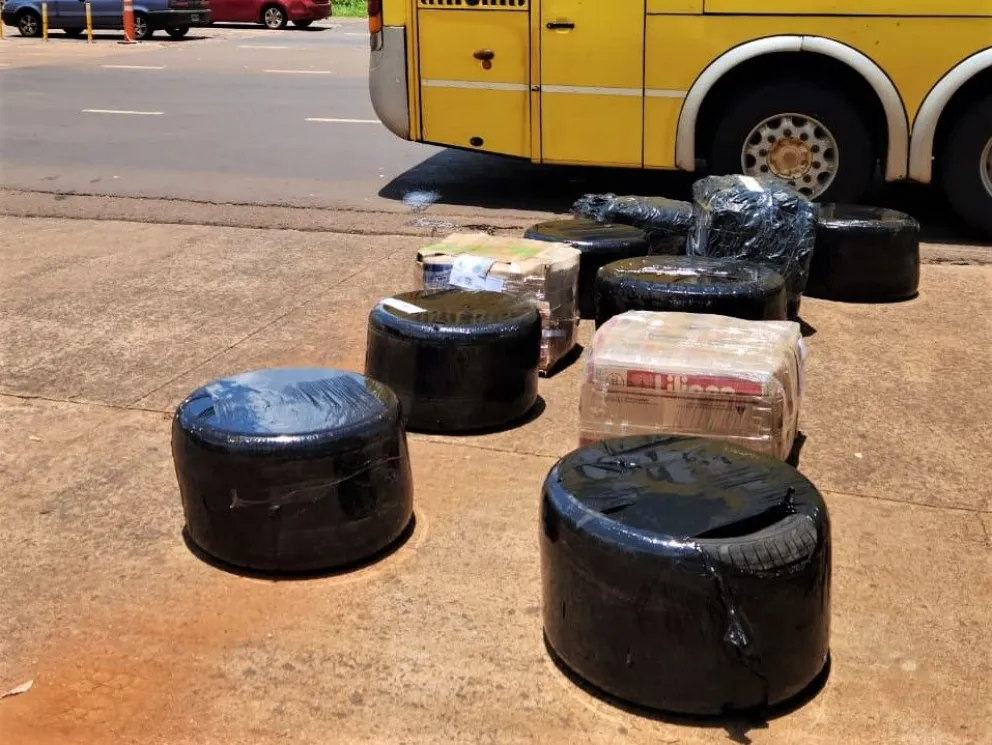 Neumáticos enviados por encomienda fueron interceptados en Santa Ana