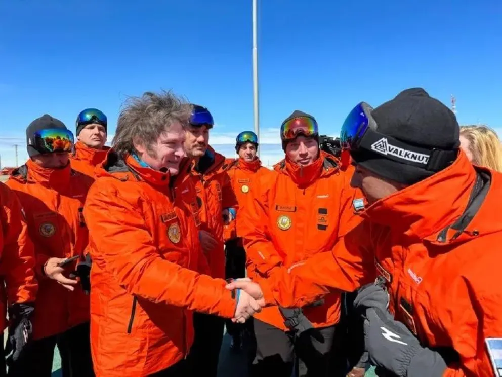 Javier Milei llegó a la Antártida en su primer viaje oficial por fuera de Buenos Aires