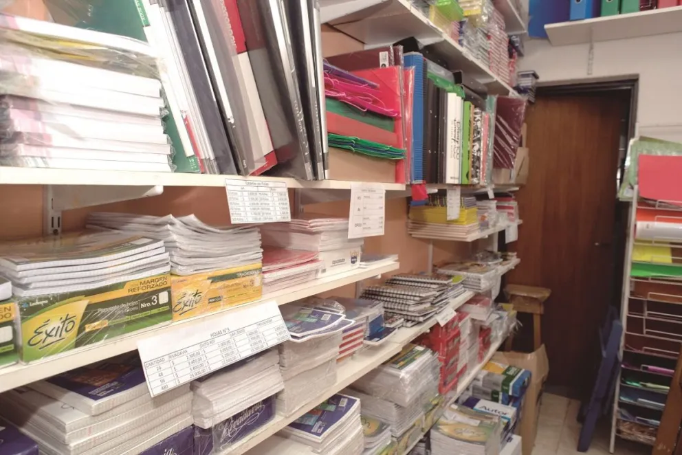 Librerías registran bajas ventas y aumentos de hasta el 100% en útiles escolares 