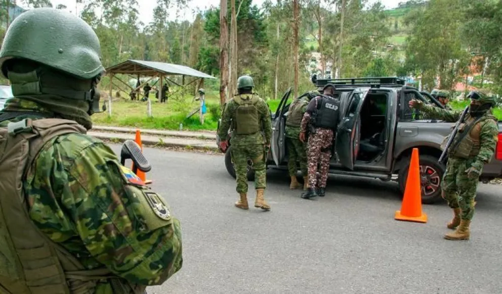 El Presidente de Ecuador declaró el estado de "conflicto armado interno" y moviliza a FFAA