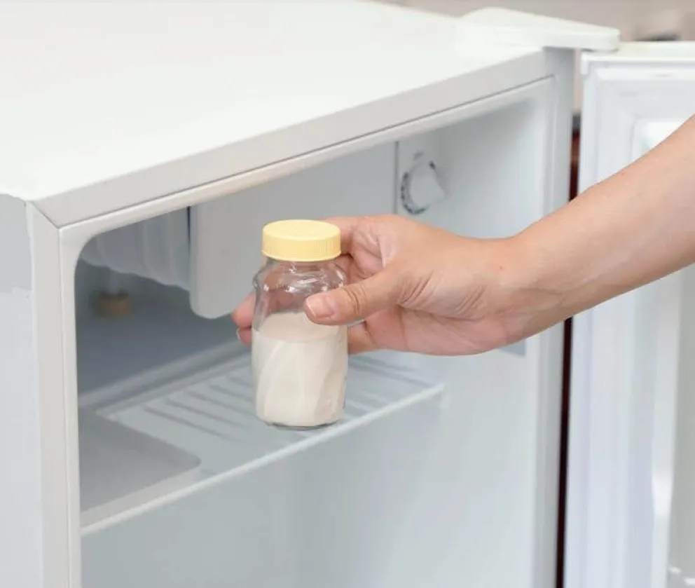 Brindan consejos para conservar la leche materna hasta seis meses en refrigerador
