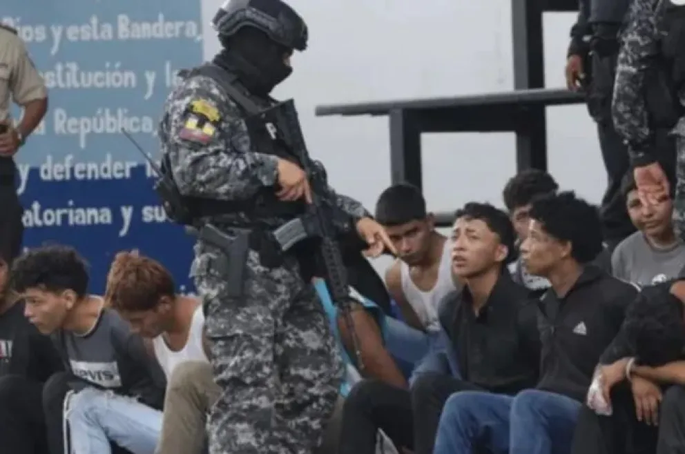 Ecuador: 329 "terroristas" detenidos, 5 muertos y 28 presos recapturados