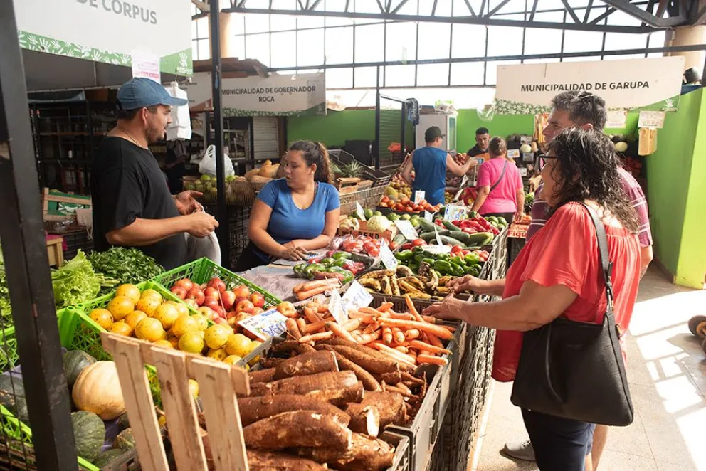 Consumidores optan por mercados y ferias para compra de verduras