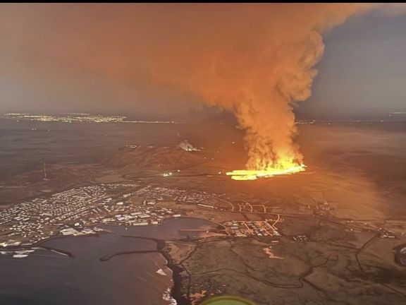 Un volcán entró en erupción en Islandia y debió ser evacuado un pueblo pesquero