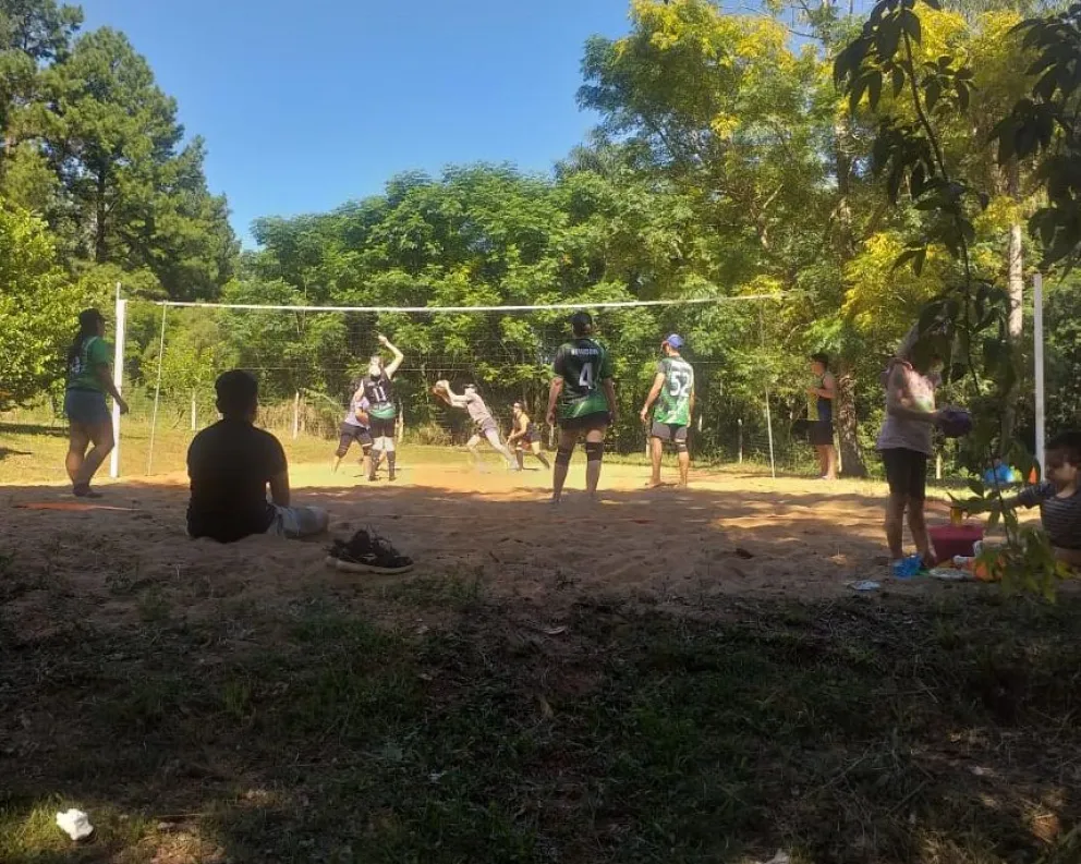 Jardín América tuvo actividades deportivas con gran participación 