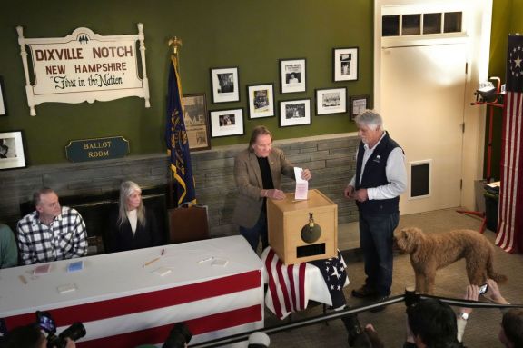 Nikki Haley arrasa en las primarias de Dixville Notch en Nueva Hampshire al ganar sus seis votos