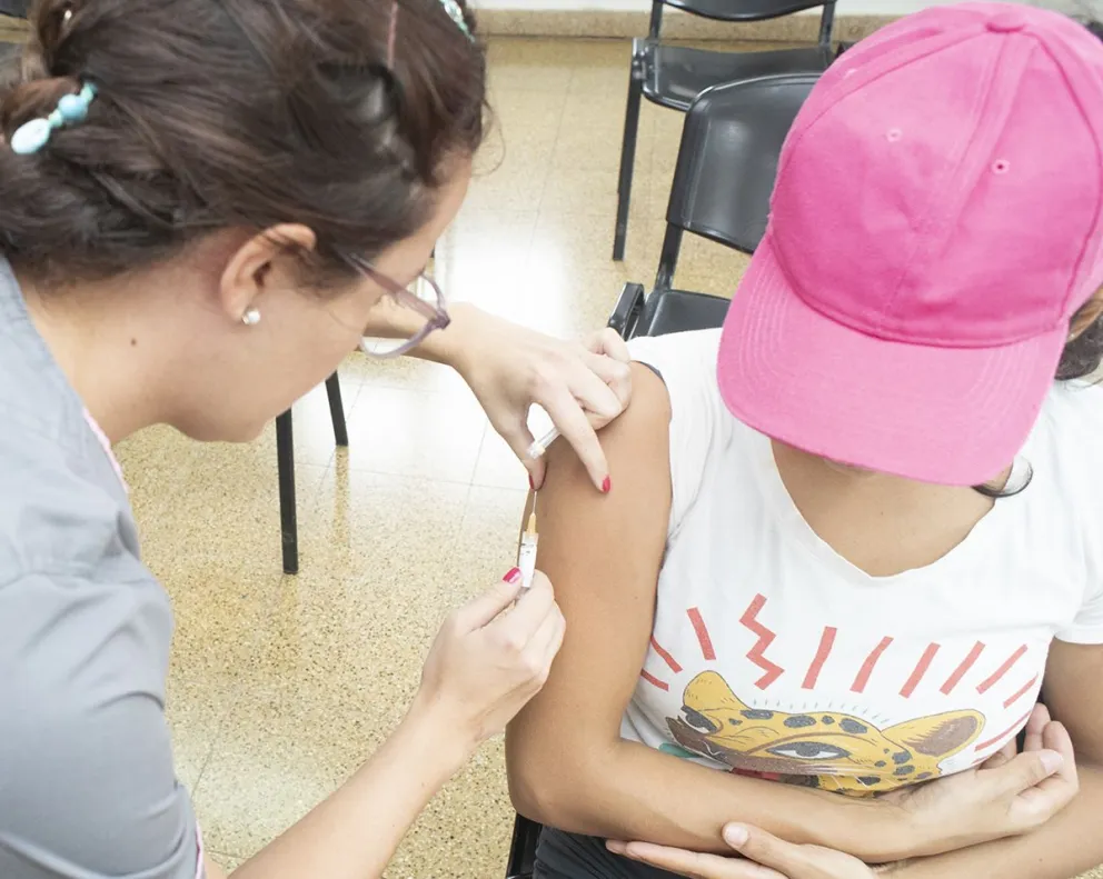 Más de 300 personas se vacunaron contra el dengue en la primera semana de inmunización 
