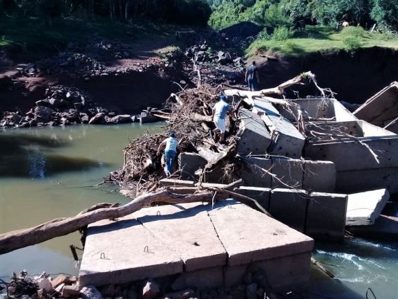 Vecinos reclaman la construcción del puente sobre el Yabebiry: desde hace meses están aislados