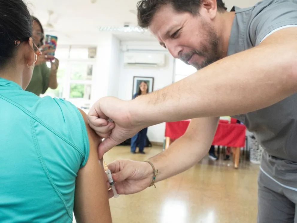 La vacunación contra el dengue avanzará en 9 municipios la semana que viene