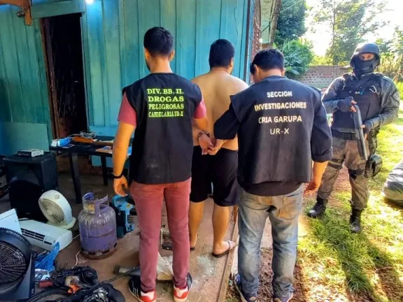 Investigaban un robo e incautaron hasta droga en la casa del sospechoso