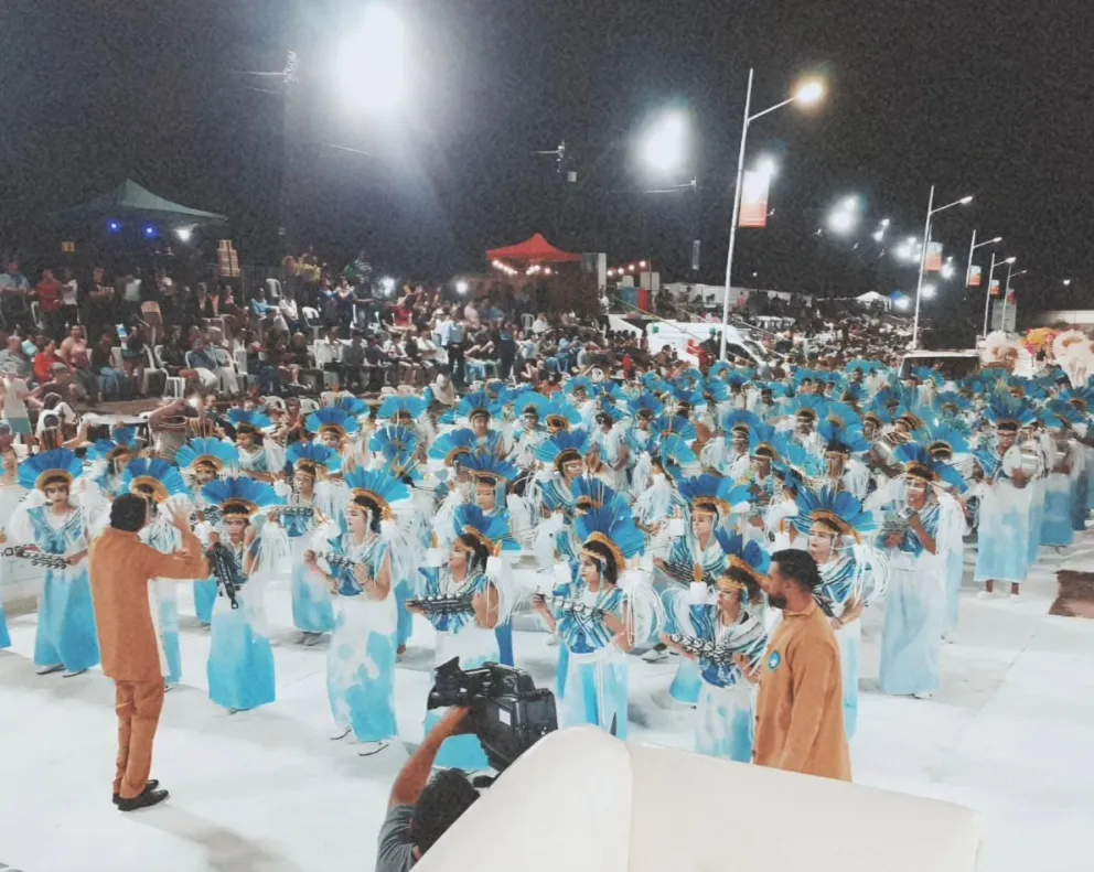 Unas siete mil personas disfrutaron de la 2ª noche de carnaval en Santo Tomé