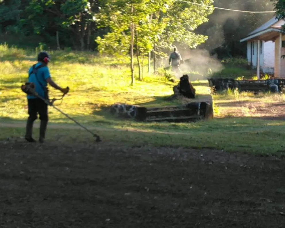 Comenzaron la limpieza de instituciones educativas en Caraguatay