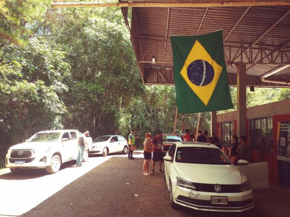 Bajó el número de turistas que cruzan por Rosales rumbo a Brasil