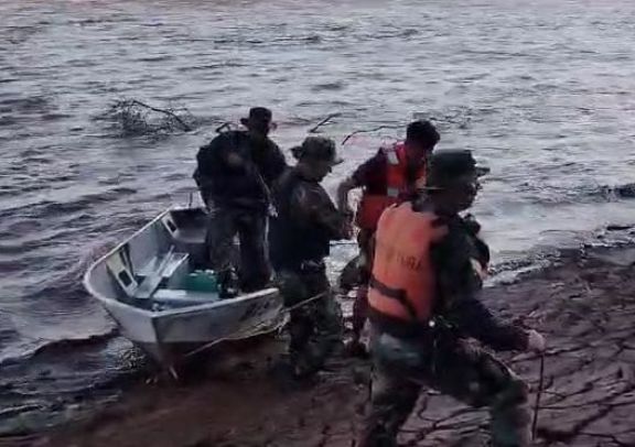 Rescatan a un hombre que se estaba ahogando en el río Uruguay en Santo Tomé