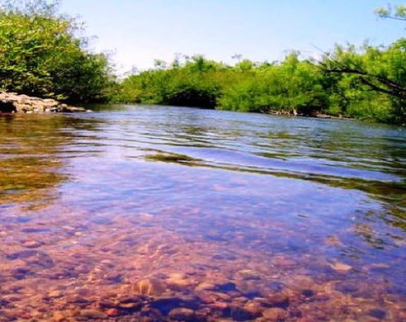 Prohíben la pesca de todo tipo en un río de Corrientes
