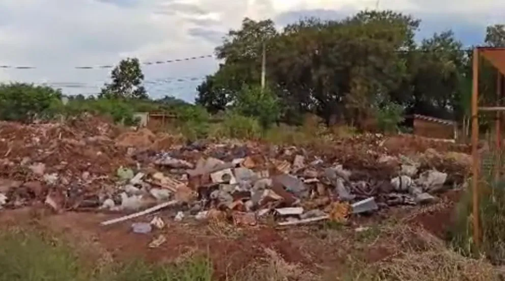 Puerto Iguazú: vecinos denuncian que el municipio creó un nuevo basural a cielo abierto