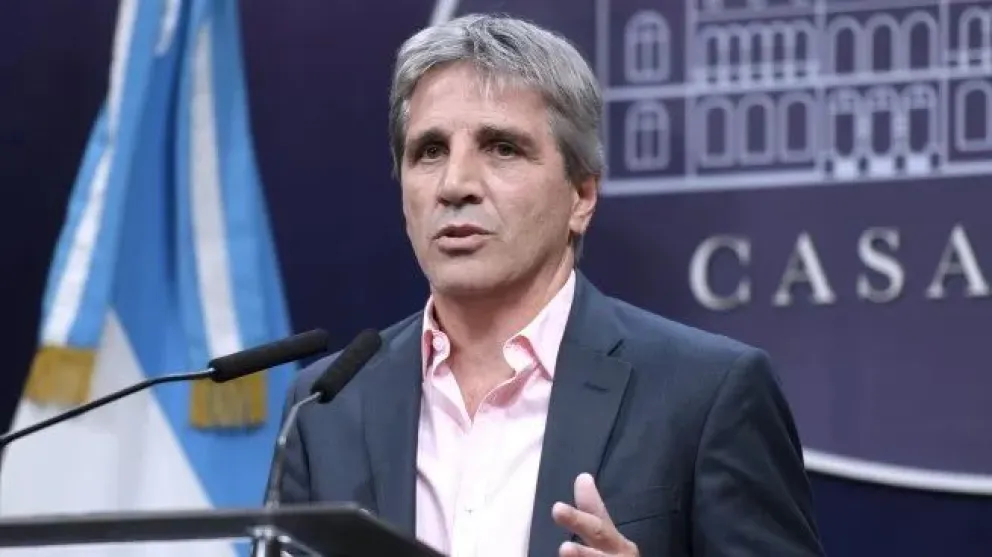 Luis Caputo: "El paquete económico no depende de la ley ómnibus"
