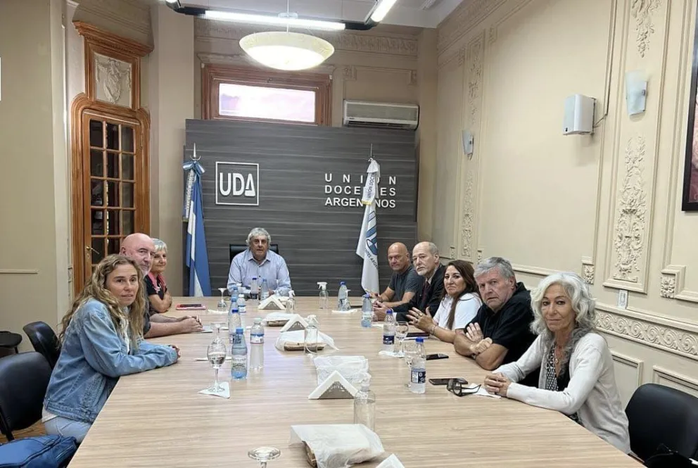 Gremios docentes nucleados en la CGT amenazan parar si no convocan a paritarias