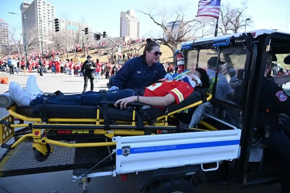 Pánico en EE.UU.: un muerto y nueve heridos por un tiroteo en el desfile del campeón del Super Bowl en Kansas