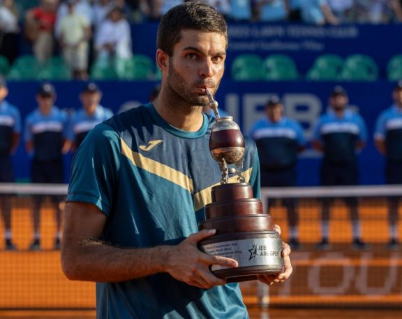 Facundo Díaz Acosta completó una semana fantástica con el título de campeón del Argentina Open