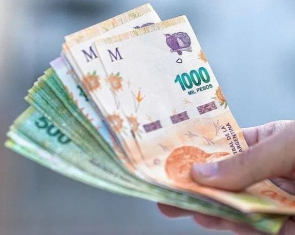 El Gobierno anunció que el Salario Mínimo Vital y Móvil será de $180.000 en febrero