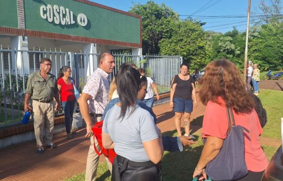 Socios de la Cooperativa de Agua de Candelaria se manifiestan en pedido que asuma la presidenta electa Perla Núñez