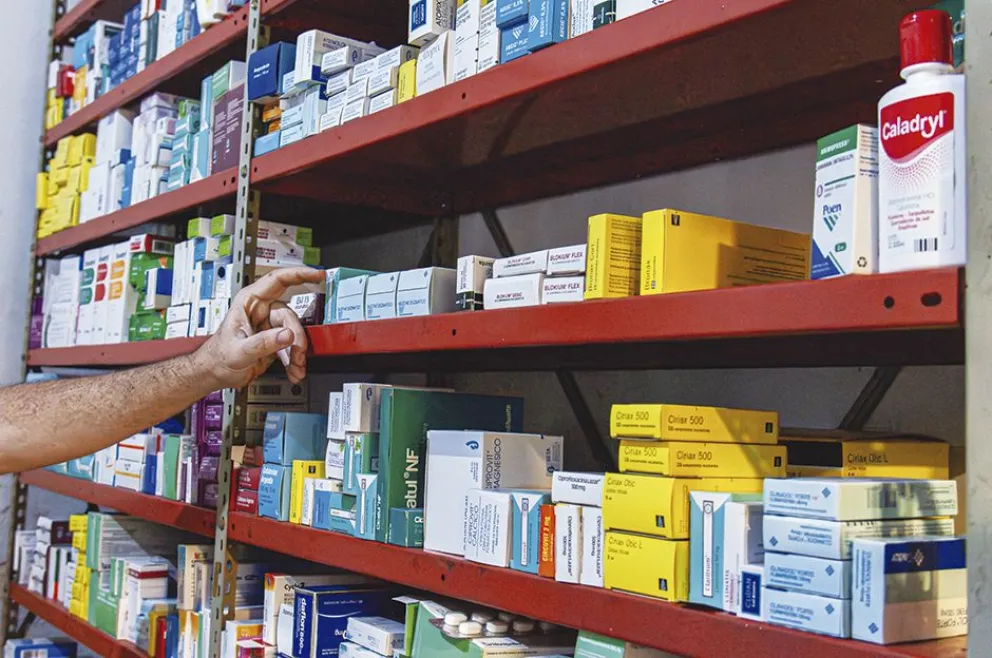Farmacias y corralones registran caída importante en sus ventas