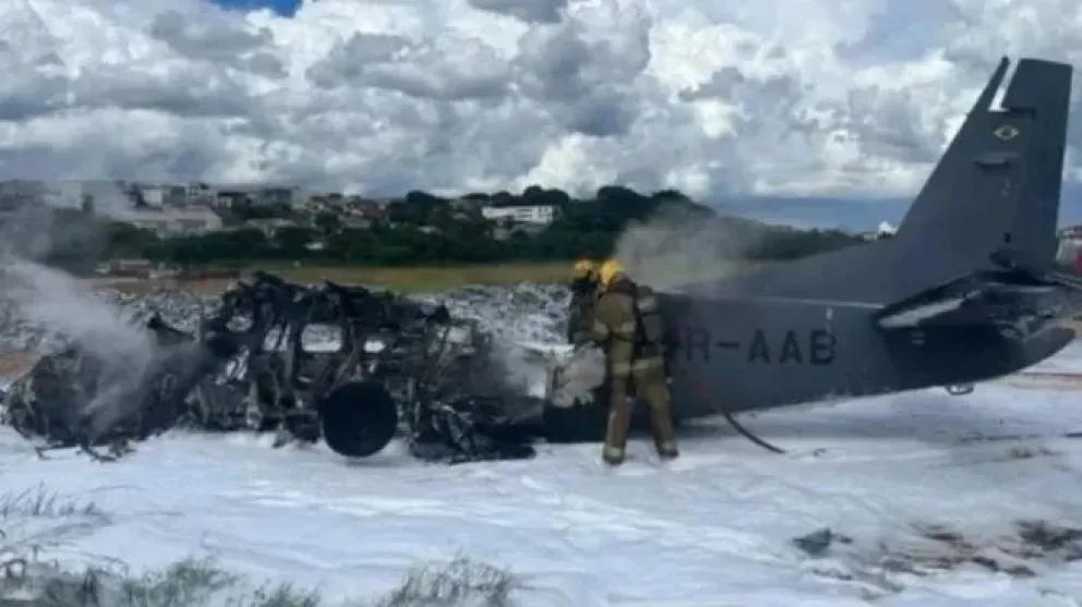 Tragedia en Brasil: un avión de la policía se estrelló y murieron dos oficiales