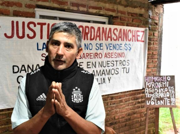 Familiares de Dana Sanchez piden respuestas a la Justicia: "No estuvo detenido y hasta se le entregó el auto" Familiares de Dana Sanchez piden respuestas a la Justicia: "No estuvo detenido y hasta se le entregó el auto"