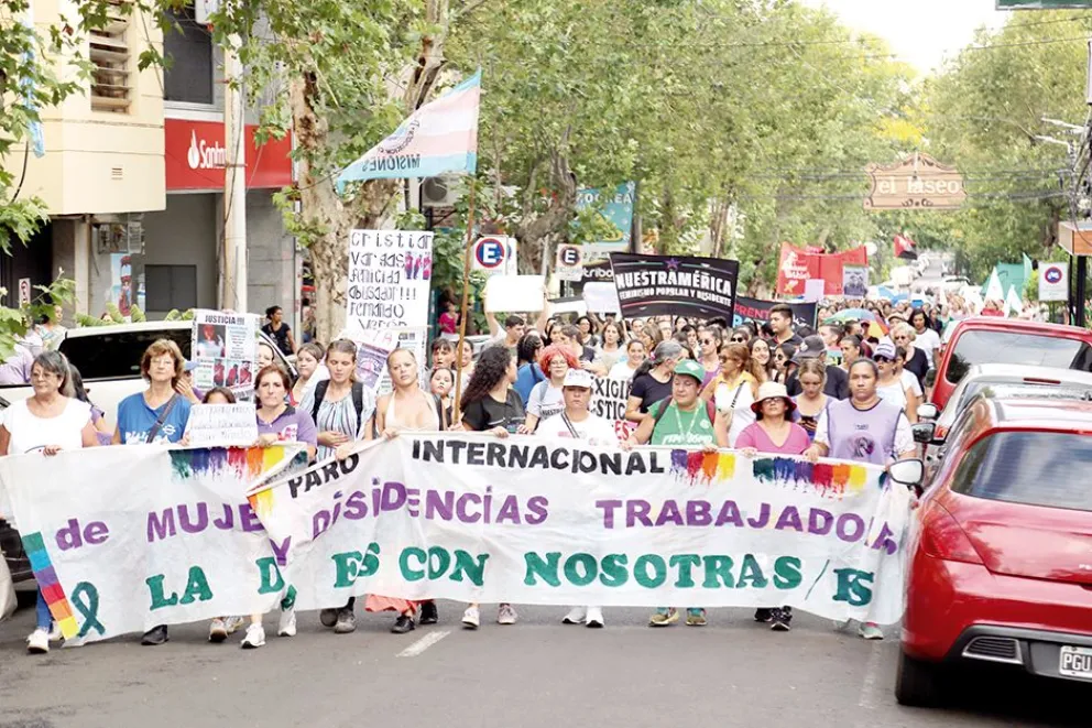 Comercio y servicio doméstico son ramas con mayor empleo femenino