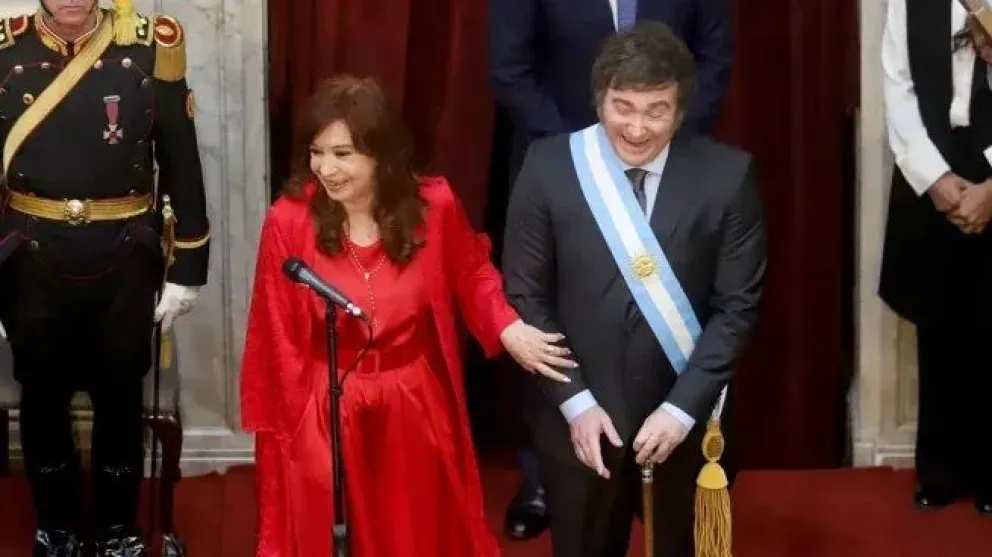 La respuesta de Cristina Kirchner a Milei por los aumentos de sueldo: “Lo hacía más valiente”