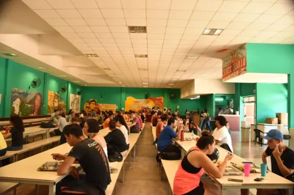 Unam: el comedor todavía no abrió y hay incertidumbre en los estudiantes Unam: el comedor todavía no abrió y hay incertidumbre en los estudiantes