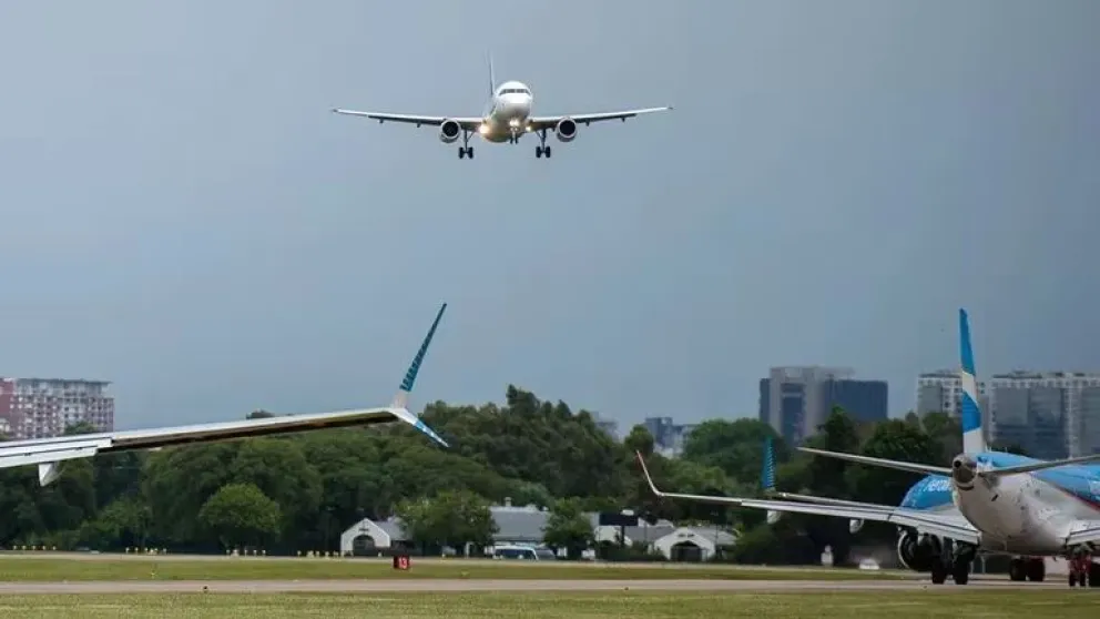 Argentina y Brasil adoptaron la liberalización de vuelos y no habrá límites de viajes entre ambos países