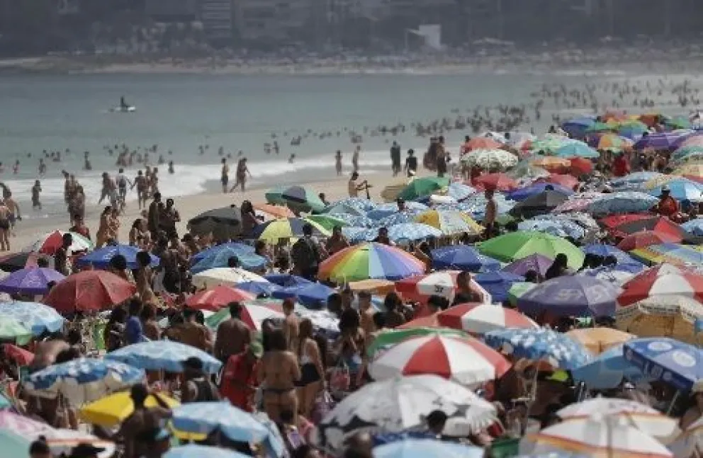 Ola de calor récord en Río de Janeiro con 60,1°C de sensación térmica