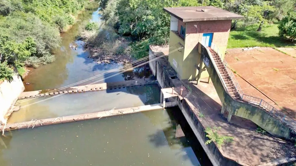 La toma del arroyo Itacuruzú es la principal en Montecarlo y también hay una en el arroyo Caraguatay.  Foto: Graciela González
