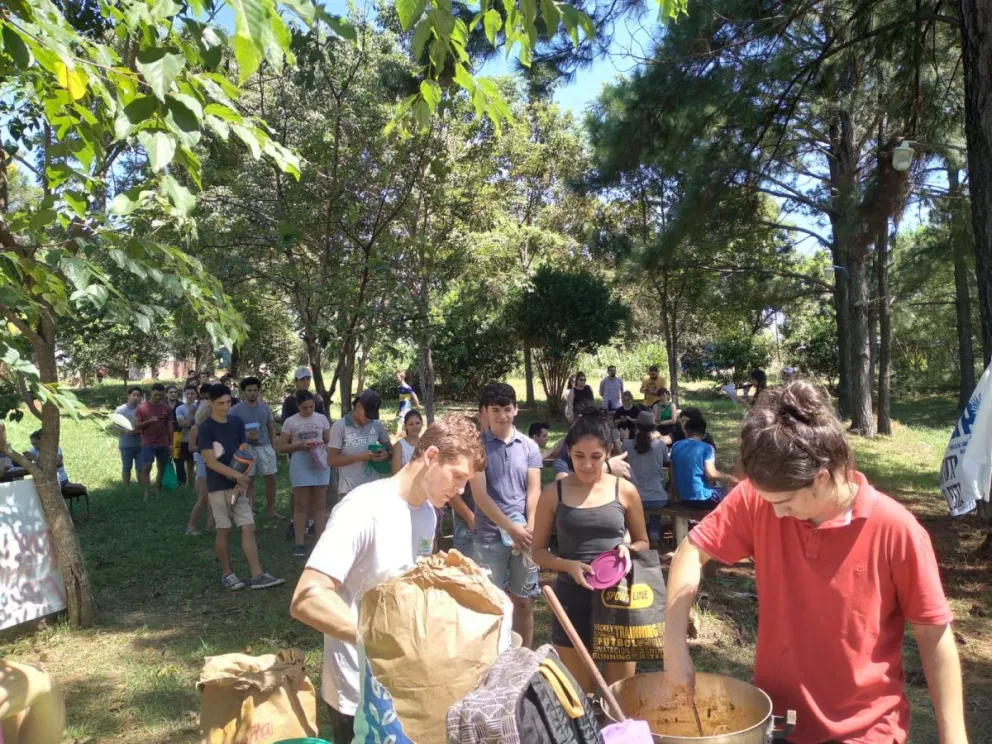 Estudiantes de la Unam realizaron olla popular pidiendo apertura del comedor escolar