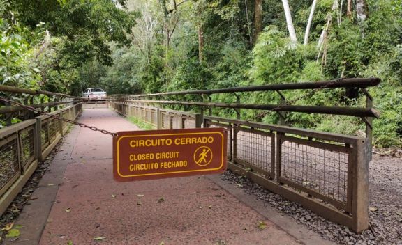 El Parque Nacional Iguazú permanece cerrado por el temporal